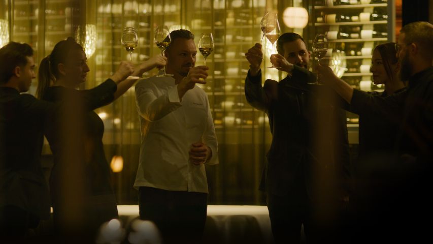 Ammolite – Chapter One: The Toast